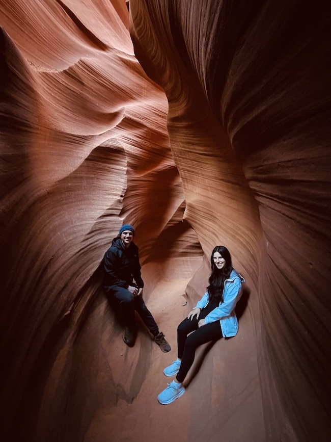 Arthur and Julia in a narrow pathway at the Antelope Canyon.