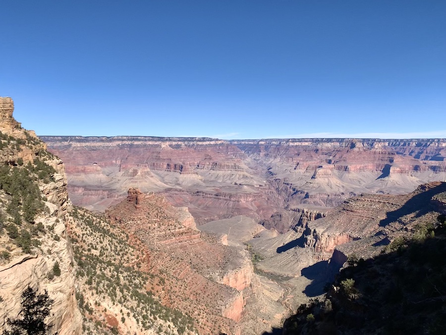 View overlooking the Grand Canyon from the Bright Angel Trail.