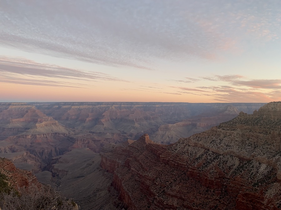 Sunrise view over the Grand Canyon off the Rim Trail